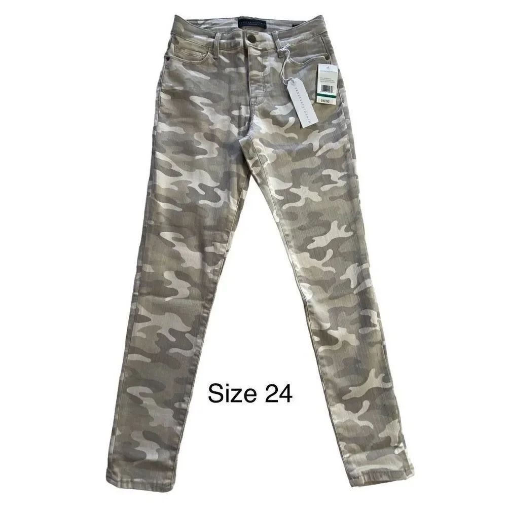 Sanctuary Size 24 Camo Print Skinny Fit Pants